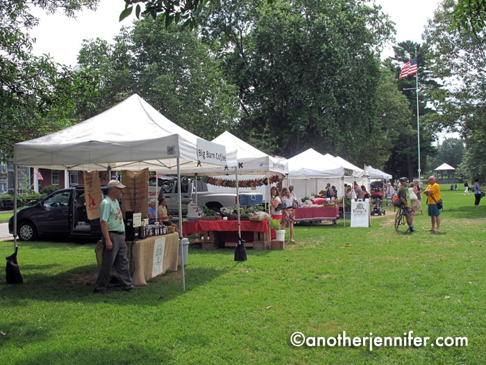 You can find a farmer's market on Tuesdays and Fridays on the Brunswick Mall in the summer and concerts in the gazebo on Wednesday evenings. In the winter, the town floods the mall and creates an ice rink.