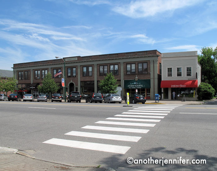 Brunswick boasts the widest main street in Maine. With several crosswalks along the way, it's very pedestrian (and dog!) friendly.