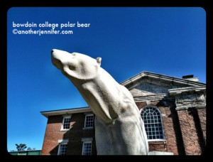polar bear statue